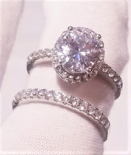 Oval Engagement Ring set,Halo Wedding Ring,Oval cut ring,silver wedding ring set,womens wedding set,simulated Diamonds,Halo engagement ring