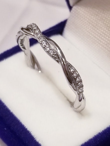 Infinity Style Wedding Band,Petite Twist Half Eternity Band, Twist Engagement Ring, Rope Ring, Stackable Minimalist Ring, Anniversary Ring